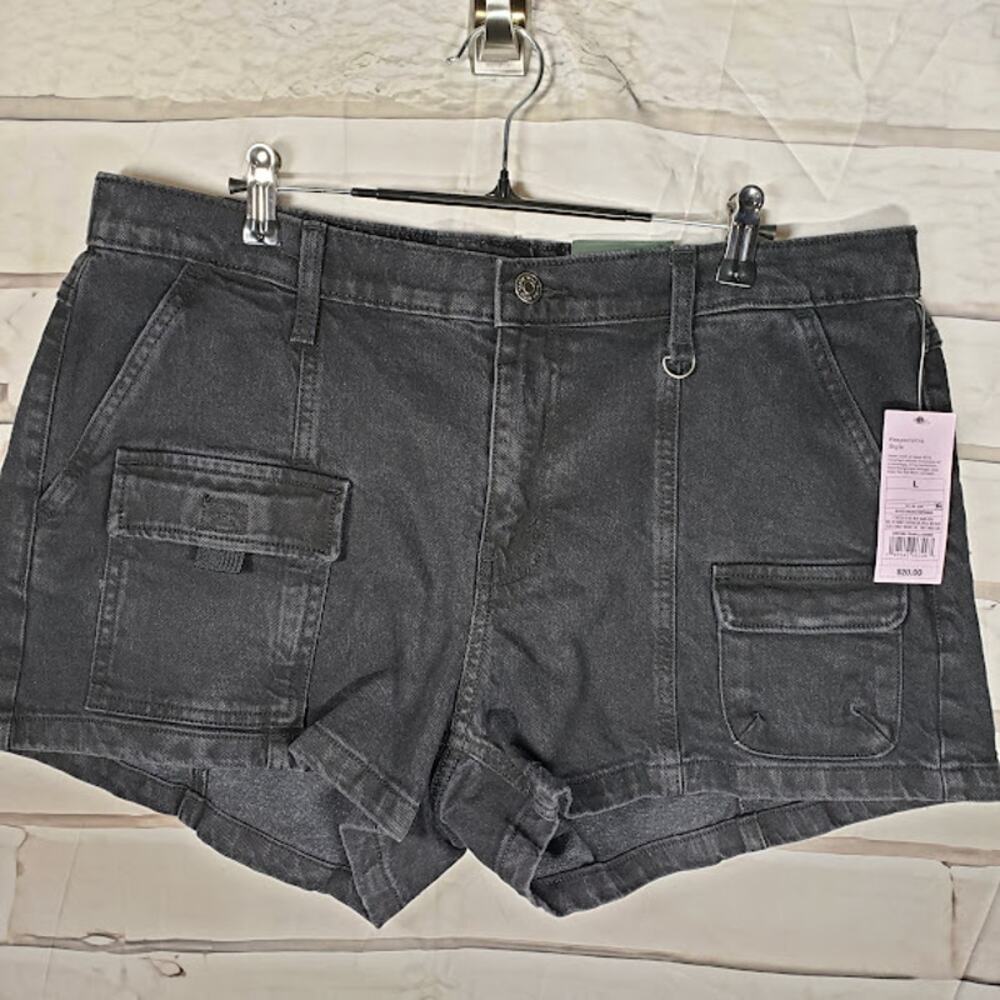 NWT Wild Fable Womens size Large Black Mid-rise Utility Shorts